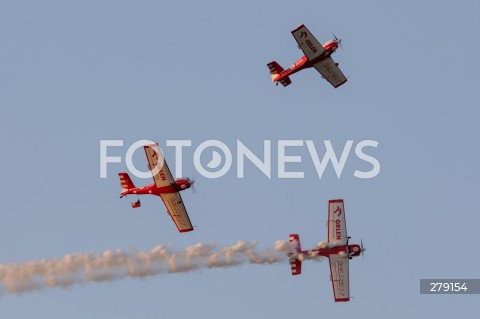  04.06.2023 SWIDNIK <br />
POKAZY LOTNICZE III SWIDNIK AIR FESTIVAL <br />
N/Z ORLEN GRUPA AKROBACYJNA ZELAZNY<br />
 