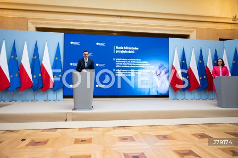  09.06.2023 WARSZAWA<br />
KONFERENCJA PRASOWA PREMIERA MATEUSZA MORAWICKIEGO I MINISTER FINANSOW MAGDALENY RZECZKOWSKIEJ<br />
N/Z PREMIER MATEUSZ MORAWIECKI MAGDALENA RZECZKOWSKA<br />
FOT. MARCIN BANASZKIEWICZ/FOTONEWS  