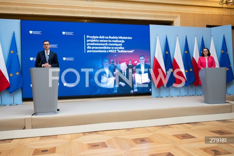  09.06.2023 WARSZAWA<br />
KONFERENCJA PRASOWA PREMIERA MATEUSZA MORAWICKIEGO I MINISTER FINANSOW MAGDALENY RZECZKOWSKIEJ<br />
N/Z PREMIER MATEUSZ MORAWIECKI MAGDALENA RZECZKOWSKA<br />
FOT. MARCIN BANASZKIEWICZ/FOTONEWS  