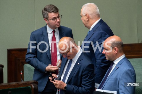  16.06.2023 WARSZAWA SEJM <br />
POSIEDZENIE SEJMU RP<br />
N/Z PIOTR MULLER JACEK SASIN PIOTR WAWRZYK SZYMON SZYNKOWSKI VEL SEK<br />
FOT. MARCIN BANASZKIEWICZ/FOTONEWS 