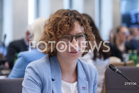  06.07.2023 WARSZAWA SEJM <br />
DZIEN W SEJMIE<br />
N/Z DARIA GOSEK POPIOLEK<br />
 