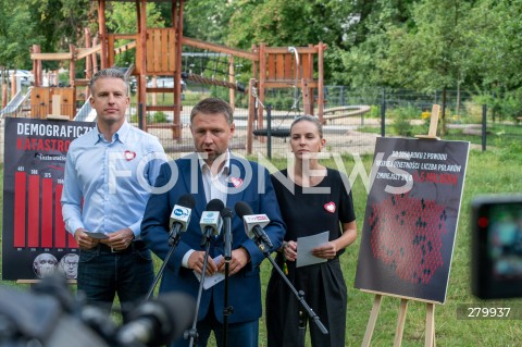  29.07.2023 WARSZAWA<br />
KONFERENCJA PRASOWA PLATFORMY OBYWATELSKIEJ<br />
N/Z MARCIN KIERWINSKI ALEKSANDRA GAJEWSKA ARKADIUSZ MARCHEWKA<br />
FOT. MARCIN BANASZKIEWICZ/FOTONEWS  