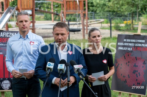  29.07.2023 WARSZAWA<br />
KONFERENCJA PRASOWA PLATFORMY OBYWATELSKIEJ<br />
N/Z MARCIN KIERWINSKI ALEKSANDRA GAJEWSKA ARKADIUSZ MARCHEWKA<br />
FOT. MARCIN BANASZKIEWICZ/FOTONEWS  