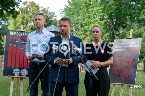  29.07.2023 WARSZAWA<br />
KONFERENCJA PRASOWA PLATFORMY OBYWATELSKIEJ<br />
N/Z MARCIN KIERWINSKI ALEKSANDRA GAJEWSKA ARKADIUSZ MARCHEWKA<br />
FOT. MARCIN BANASZKIEWICZ/FOTONEWS  