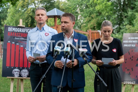  29.07.2023 WARSZAWA<br />
KONFERENCJA PRASOWA PLATFORMY OBYWATELSKIEJ<br />
N/Z MARCIN KIERWINSKI ALEKSANDRA GAJEWSKA ARKADIUSZ MARCHEWKA<br />
FOT. MARCIN BANASZKIEWICZ/FOTONEWS  