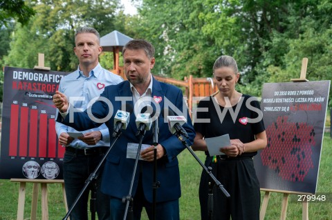  29.07.2023 WARSZAWA<br />
KONFERENCJA PRASOWA PLATFORMY OBYWATELSKIEJ<br />
N/Z MARCIN KIERWINSKI ALEKSANDRA GAJEWSKA ARKADIUSZ MARCHEWKA<br />
FOT. MARCIN BANASZKIEWICZ/FOTONEWS  