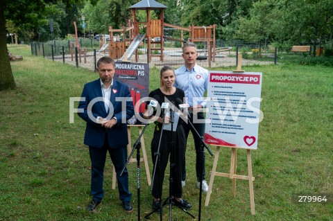  29.07.2023 WARSZAWA<br />
KONFERENCJA PRASOWA PLATFORMY OBYWATELSKIEJ<br />
N/Z MARCIN KIERWINSKI ALEKSANDRA GAJEWSKA ARKADIUSZ MARCHEWKA<br />
FOT. MARCIN BANASZKIEWICZ/FOTONEWS  