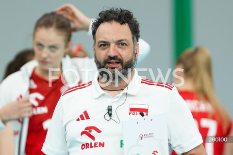  02.08.2023 KROSNO ( POLSKA - POLAND ) <br />
SIATKOWKA - VOLLEYBALL <br />
MECZ TOWARZYSKI <br />
FRIENDLY MATCH <br />
MECZ POLSKA - TURCJA ( POLAND - TURKEY ) <br />
N/Z STEFANO LAVARINI ( I TRENER - HEAD COACH ) SYLWETKA <br />
 