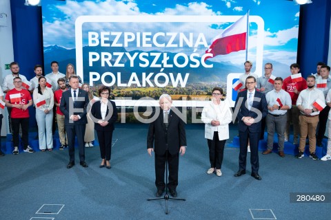  18.08.2023 WARSZAWA<br />
OSWIADCZENIE PREZESA PRAWA I SPRAWIEDLIWOSCI JAROSLAWA KACZYNSKIEGO<br />
N/Z JAROSLAW KACZYNSKI MARIUSZ BLASZCZAK ELZBIETA WITEK BEATA SZYDLO MATEUSZ MORAWIECKI<br />
FOT. MARCIN BANASZKIEWICZ/FOTONEWS  