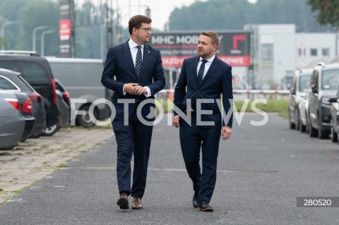  21.08.2023 WARSZAWA<br />
KONFERENCJA PRASOWA JACKA OZDOBY I ANDRZEJA SLIWKI<br />
AKCJA 4X NIE<br />
N/Z ANDRZEJ SLIWKA JACEK OZDOBA<br />
FOT. MARCIN BANASZKIEWICZ/FOTONEWS  