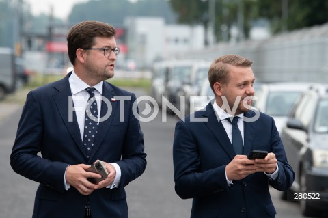  21.08.2023 WARSZAWA<br />
KONFERENCJA PRASOWA JACKA OZDOBY I ANDRZEJA SLIWKI<br />
AKCJA 4X NIE<br />
N/Z ANDRZEJ SLIWKA JACEK OZDOBA<br />
FOT. MARCIN BANASZKIEWICZ/FOTONEWS  