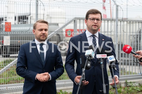  21.08.2023 WARSZAWA<br />
KONFERENCJA PRASOWA JACKA OZDOBY I ANDRZEJA SLIWKI<br />
AKCJA 4X NIE<br />
N/Z ANDRZEJ SLIWKA JACEK OZDOBA<br />
FOT. MARCIN BANASZKIEWICZ/FOTONEWS  