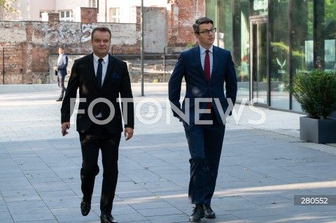  22.08.2023 WARSZAWA<br />
KONFERENCJA PRASOWA PIOTRA MULLERA I RAFALA BOCHENKA<br />
N/Z RAFAL BOCHENEK PIOTR MULLER<br />
FOT. MARCIN BANASZKIEWICZ/FOTONEWS  