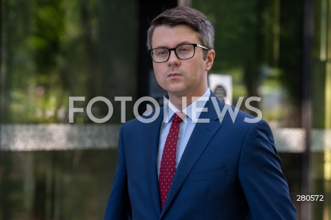  22.08.2023 WARSZAWA<br />
KONFERENCJA PRASOWA PIOTRA MULLERA I RAFALA BOCHENKA<br />
N/Z PIOTR MULLER<br />
FOT. MARCIN BANASZKIEWICZ/FOTONEWS  