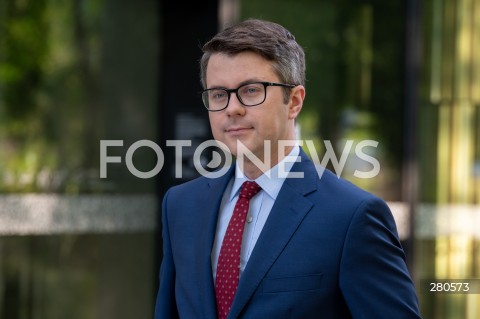  22.08.2023 WARSZAWA<br />
KONFERENCJA PRASOWA PIOTRA MULLERA I RAFALA BOCHENKA<br />
N/Z PIOTR MULLER<br />
FOT. MARCIN BANASZKIEWICZ/FOTONEWS  