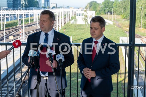  23.08.2023 WARSZAWA<br />
KONFERENCJA PRASOWA PRZEMYSLAWA CZARNKA I DANIELA MILEWSKIEGO<br />
N/Z PRZEMYSLAW CZARNEK DANIEL MILEWSKI<br />
FOT. MARCIN BANASZKIEWICZ/FOTONEWS  