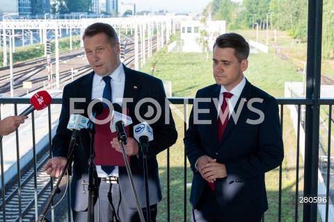  23.08.2023 WARSZAWA<br />
KONFERENCJA PRASOWA PRZEMYSLAWA CZARNKA I DANIELA MILEWSKIEGO<br />
N/Z PRZEMYSLAW CZARNEK DANIEL MILEWSKI<br />
FOT. MARCIN BANASZKIEWICZ/FOTONEWS  