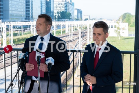  23.08.2023 WARSZAWA<br />
KONFERENCJA PRASOWA PRZEMYSLAWA CZARNKA I DANIELA MILEWSKIEGO<br />
N/Z PRZEMYSLAW CZARNEK DANIEL MILEWSKI<br />
FOT. MARCIN BANASZKIEWICZ/FOTONEWS  