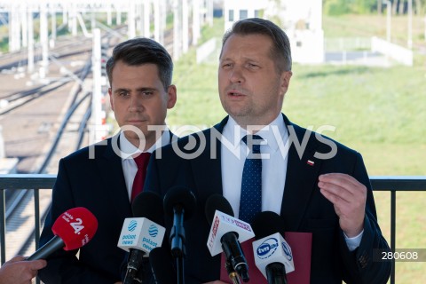  23.08.2023 WARSZAWA<br />
KONFERENCJA PRASOWA PRZEMYSLAWA CZARNKA I DANIELA MILEWSKIEGO<br />
N/Z PRZEMYSLAW CZARNEK DANIEL MILEWSKI<br />
FOT. MARCIN BANASZKIEWICZ/FOTONEWS  