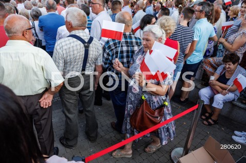  25.08.2023 KOLBUSZOWA <br />
SPOTKANIE PREMIERA MATEUSZA MORAWIECKIEGO Z MIESZKANCAMI KOLBUSZOWEJ <br />
N/Z MIESZKANCY KOLBUSZOWEJ <br />
 