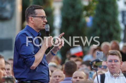  25.08.2023 KOLBUSZOWA <br />
SPOTKANIE PREMIERA MATEUSZA MORAWIECKIEGO Z MIESZKANCAMI KOLBUSZOWEJ <br />
N/Z PREMIER MATEUSZ MORAWIECKI <br />
 