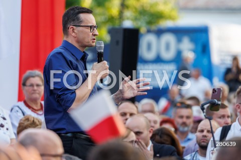  25.08.2023 KOLBUSZOWA <br />
SPOTKANIE PREMIERA MATEUSZA MORAWIECKIEGO Z MIESZKANCAMI KOLBUSZOWEJ <br />
N/Z PREMIER MATEUSZ MORAWIECKI <br />
 