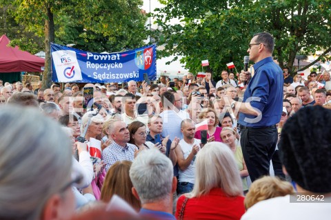  25.08.2023 KOLBUSZOWA <br />
SPOTKANIE PREMIERA MATEUSZA MORAWIECKIEGO Z MIESZKANCAMI KOLBUSZOWEJ <br />
N/Z PREMIER MATEUSZ MORAWIECKI <br />
 