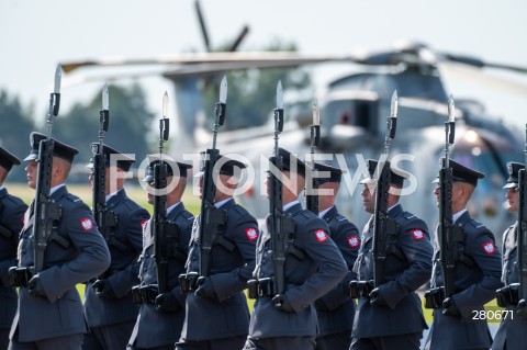  26.08.2023 RADOM<br />
MIEDZYNARODOWE POKAZY LOTNICZE AIR SHOW<br />
NIEZWYCIEZENI W PRZESTWORZACH<br />
N/Z KOMPANIA REPREZENTACYJNA SIL POWIETRZNYCH<br />
FOT. MARCIN BANASZKIEWICZ/FOTONEWS  