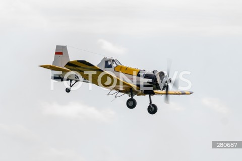  26.08.2023 RADOM<br />
MIEDZYNARODOWE POKAZY LOTNICZE AIR SHOW<br />
NIEZWYCIEZENI W PRZESTWORZACH<br />
N/Z SAMOLOT 3XM DROMADER<br />
FOT. MARCIN BANASZKIEWICZ/FOTONEWS  