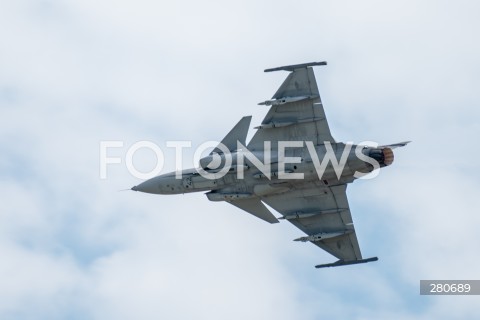  26.08.2023 RADOM<br />
MIEDZYNARODOWE POKAZY LOTNICZE AIR SHOW<br />
NIEZWYCIEZENI W PRZESTWORZACH<br />
N/Z JAS39 GRIPEN<br />
FOT. MARCIN BANASZKIEWICZ/FOTONEWS  