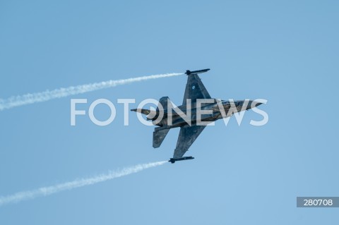  26.08.2023 RADOM<br />
MIEDZYNARODOWE POKAZY LOTNICZE AIR SHOW<br />
NIEZWYCIEZENI W PRZESTWORZACH<br />
N/Z SAMOLOT FA18<br />
FOT. MARCIN BANASZKIEWICZ/FOTONEWS  