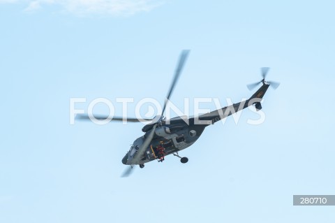  26.08.2023 RADOM<br />
MIEDZYNARODOWE POKAZY LOTNICZE AIR SHOW<br />
NIEZWYCIEZENI W PRZESTWORZACH<br />
N/Z SMIGLOWIEC HELIKOPTER W3 SOKOL<br />
FOT. MARCIN BANASZKIEWICZ/FOTONEWS  