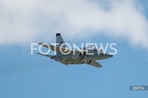  26.08.2023 RADOM<br />
MIEDZYNARODOWE POKAZY LOTNICZE AIR SHOW<br />
NIEZWYCIEZENI W PRZESTWORZACH<br />
N/Z SAMOLOT M346 BIELIK<br />
FOT. MARCIN BANASZKIEWICZ/FOTONEWS  