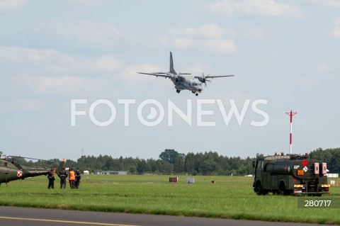  26.08.2023 RADOM<br />
MIEDZYNARODOWE POKAZY LOTNICZE AIR SHOW<br />
NIEZWYCIEZENI W PRZESTWORZACH<br />
N/Z SAMOLOT C295<br />
FOT. MARCIN BANASZKIEWICZ/FOTONEWS  