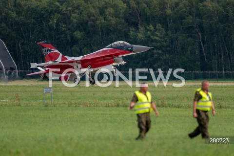  26.08.2023 RADOM<br />
MIEDZYNARODOWE POKAZY LOTNICZE AIR SHOW<br />
NIEZWYCIEZENI W PRZESTWORZACH<br />
N/Z SAMOLOT F16<br />
FOT. MARCIN BANASZKIEWICZ/FOTONEWS  