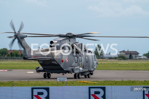  26.08.2023 RADOM<br />
MIEDZYNARODOWE POKAZY LOTNICZE AIR SHOW<br />
NIEZWYCIEZENI W PRZESTWORZACH<br />
N/Z SMIGLOWIEC HELIKOPTER AW101<br />
FOT. MARCIN BANASZKIEWICZ/FOTONEWS  