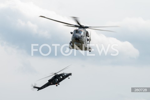  26.08.2023 RADOM<br />
MIEDZYNARODOWE POKAZY LOTNICZE AIR SHOW<br />
NIEZWYCIEZENI W PRZESTWORZACH<br />
N/Z SMIGLOWIEC HELIKOPTER AW101<br />
FOT. MARCIN BANASZKIEWICZ/FOTONEWS  