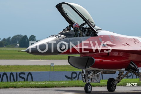  26.08.2023 RADOM<br />
MIEDZYNARODOWE POKAZY LOTNICZE AIR SHOW<br />
NIEZWYCIEZENI W PRZESTWORZACH<br />
N/Z PILOT DEHLI VANG<br />
FOT. MARCIN BANASZKIEWICZ/FOTONEWS  