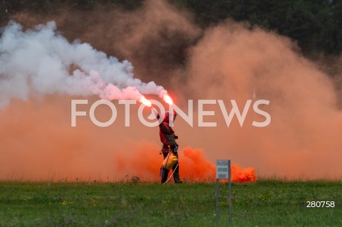  26.08.2023 RADOM<br />
MIEDZYNARODOWE POKAZY LOTNICZE AIR SHOW<br />
NIEZWYCIEZENI W PRZESTWORZACH<br />
N/Z RATOWNIK RACE<br />
FOT. MARCIN BANASZKIEWICZ/FOTONEWS  