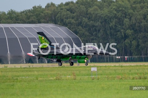  26.08.2023 RADOM<br />
MIEDZYNARODOWE POKAZY LOTNICZE AIR SHOW<br />
NIEZWYCIEZENI W PRZESTWORZACH<br />
N/Z STEVEN DE VRIES SAMOLOT F16<br />
FOT. MARCIN BANASZKIEWICZ/FOTONEWS  