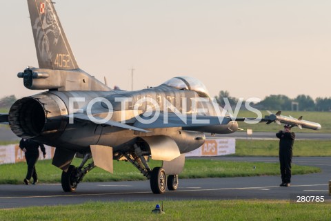  26.08.2023 RADOM<br />
MIEDZYNARODOWE POKAZY LOTNICZE AIR SHOW<br />
NIEZWYCIEZENI W PRZESTWORZACH<br />
N/Z SAMOLOT F16 TIGER DEMO<br />
FOT. MARCIN BANASZKIEWICZ/FOTONEWS  