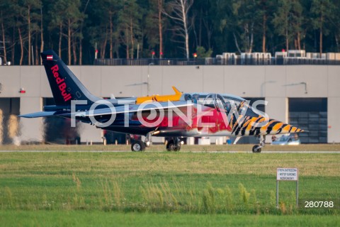  26.08.2023 RADOM<br />
MIEDZYNARODOWE POKAZY LOTNICZE AIR SHOW<br />
NIEZWYCIEZENI W PRZESTWORZACH<br />
N/Z SAMOLOT ALPHAJET<br />
FOT. MARCIN BANASZKIEWICZ/FOTONEWS  