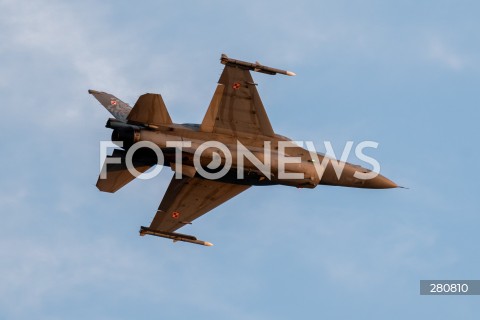  26.08.2023 RADOM<br />
MIEDZYNARODOWE POKAZY LOTNICZE AIR SHOW<br />
NIEZWYCIEZENI W PRZESTWORZACH<br />
N/Z SAMOLOT F16 TIGER DEMO<br />
FOT. MARCIN BANASZKIEWICZ/FOTONEWS  