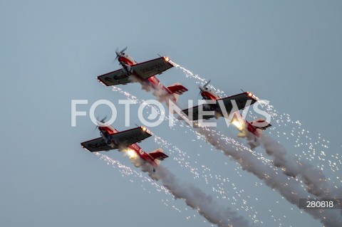  26.08.2023 RADOM<br />
MIEDZYNARODOWE POKAZY LOTNICZE AIR SHOW<br />
NIEZWYCIEZENI W PRZESTWORZACH<br />
N/Z POKAZ NOCNY<br />
FOT. MARCIN BANASZKIEWICZ/FOTONEWS  