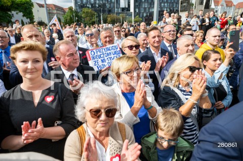  31.08.2023 GDANSK<br />
OBCHODY ROCZNICY SIERPNIA 1980 W GDANSKU<br />
N/Z TLUM NA PLACU SOLIDARNOSCI<br />
 