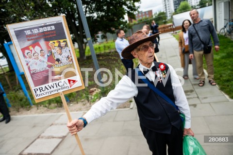  31.08.2023 GDANSK<br />
OBCHODY ROCZNICY SIERPNIA 1980 W GDANSKU<br />
N/Z MEZCZYZNA TRANSPARENT PRAWICA RZECZPOSPOLITEJ POLSKA NIEMCY<br />
 