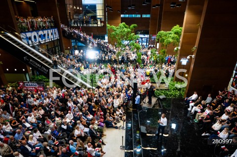  31.08.2023 GDANSK<br />
WIEC DONALDA TUSKA W EUROPEJSKIM CENTRUM SOLIDARNOSCI W GDANSKU<br />
N/Z TLUM ZEBRANY NA WIECU W ECS DONALD TUSK<br />
 