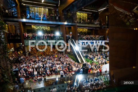  31.08.2023 GDANSK<br />
WIEC DONALDA TUSKA W EUROPEJSKIM CENTRUM SOLIDARNOSCI W GDANSKU<br />
N/Z TLUM ZEBRANY NA WIECU W ECS DONALD TUSK<br />
 