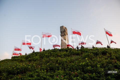  01.09.2023 GDANSK<br />
OBCHODY 84. ROCZNICY WYBUCHU II WOJNY SWIATOWEJ NA WESTERPLATTE<br />
N/Z POMNIK OBRONCOW WYBRZEZA WESTERPLATTE FLAGA FLAGI POLSKI<br />
 