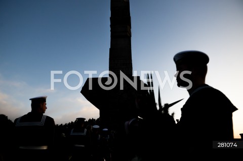  01.09.2023 GDANSK<br />
OBCHODY 84. ROCZNICY WYBUCHU II WOJNY SWIATOWEJ NA WESTERPLATTE<br />
N/Z POMNIK OBRONCOW WYBRZEZA WESTERPLATTE SKLADANIE WIENCOW ZOLNIERZE MARYNARKA WOJENNA<br />
 